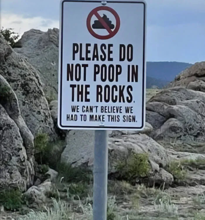 40 Times People Spotted Such Hilarious And Absurd Signs, They Had To Share Them On This Facebook Group