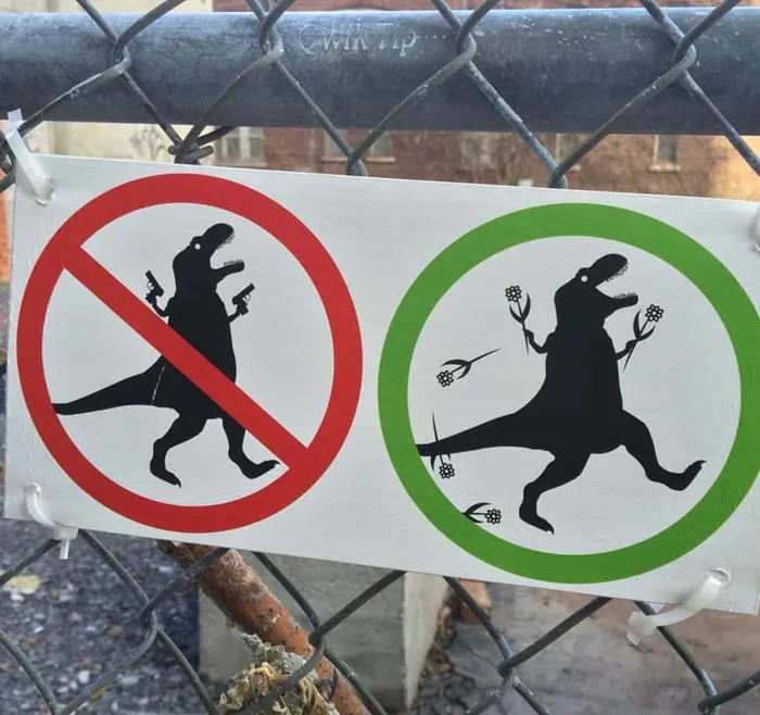 40 Times People Spotted Such Hilarious And Absurd Signs, They Had To Share Them On This Facebook Group