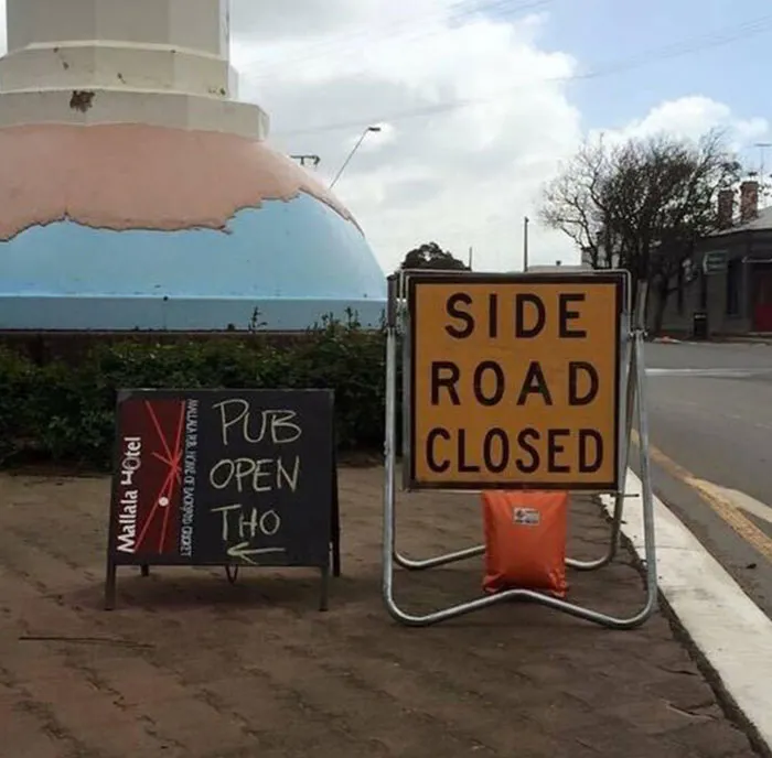 40 Times People Spotted Such Hilarious And Absurd Signs, They Had To Share Them On This Facebook Group