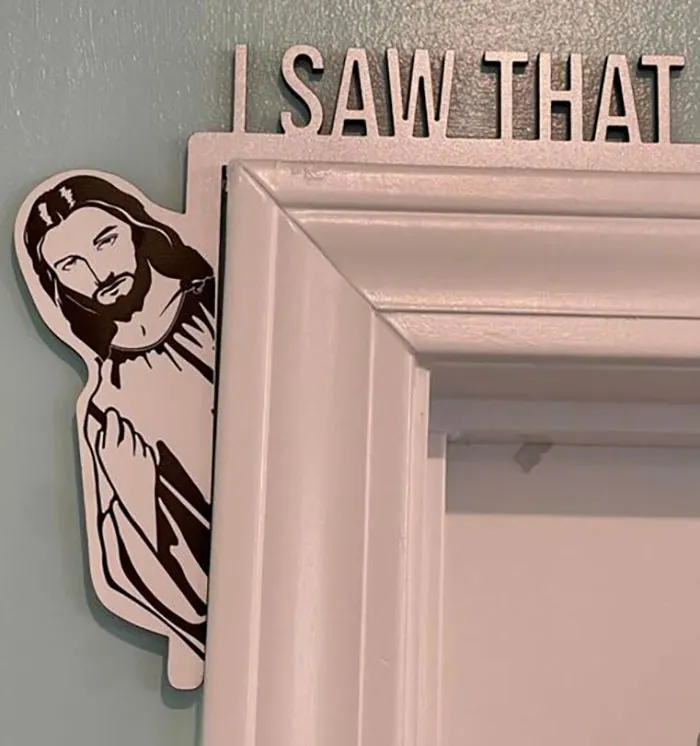 40 Times People Spotted Such Hilarious And Absurd Signs, They Had To Share Them On This Facebook Group