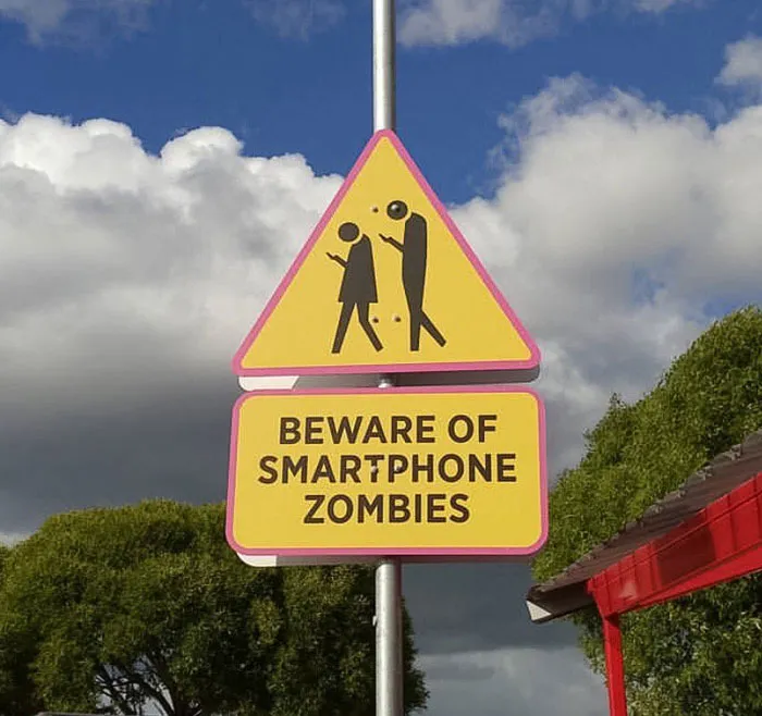 40 Times People Spotted Such Hilarious And Absurd Signs, They Had To Share Them On This Facebook Group