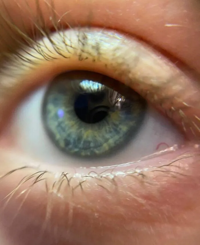 My Eyes Kinda Change Color From Blue To Green