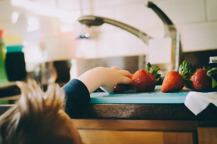Mothers Explain Why They Regret Having Kids In 30 Honest Posts