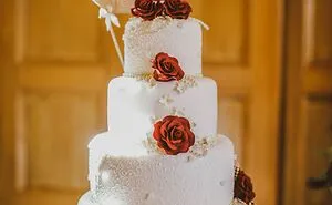 35 Nightmare Wedding Guests The Bride And Groom Wished They Could Uninvite