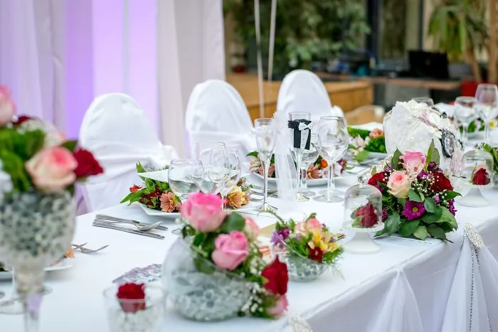 35 Nightmare Wedding Guests The Bride And Groom Wished They Could Uninvite