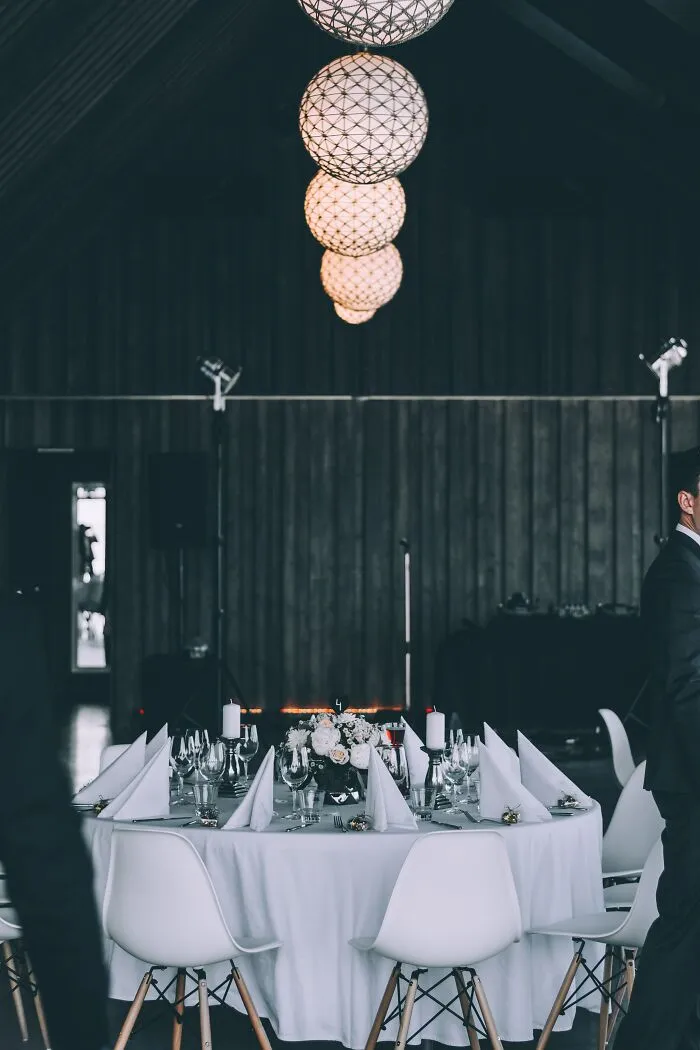 35 Nightmare Wedding Guests The Bride And Groom Wished They Could Uninvite
