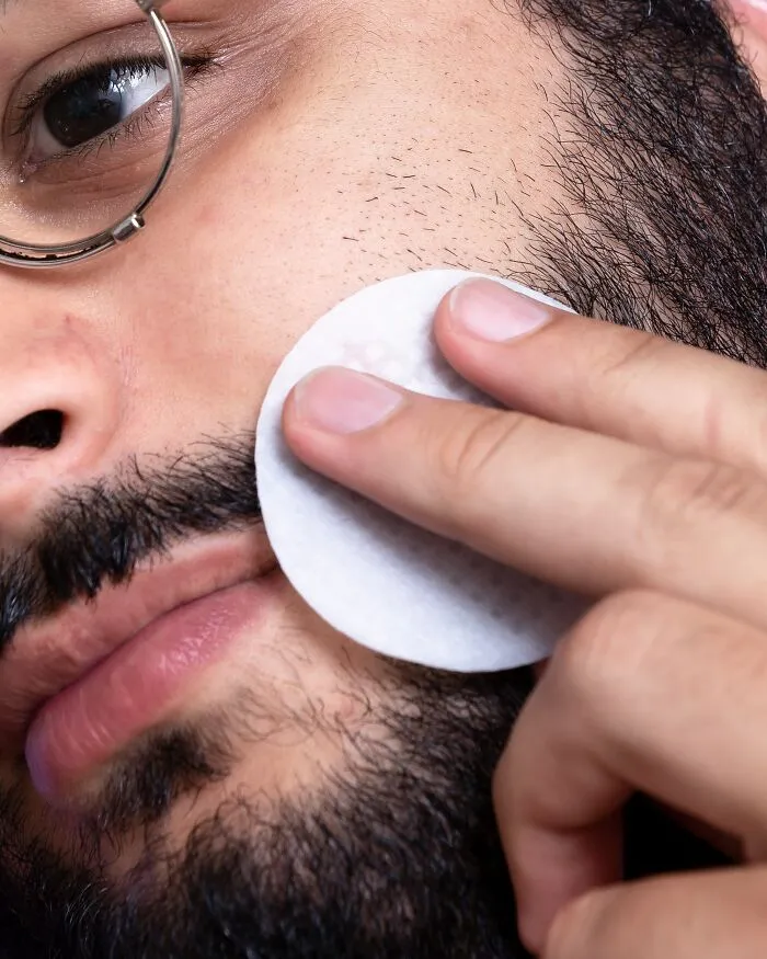 Straight Guys Are Sharing 30 Everyday Things They Secretly Do That Society Calls "Gay"