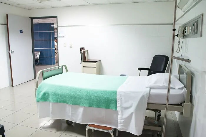 "Some Truly Horrifying Dreams": People Who Woke Up From A Coma Describe What It Was Actually Like (30 Answers)