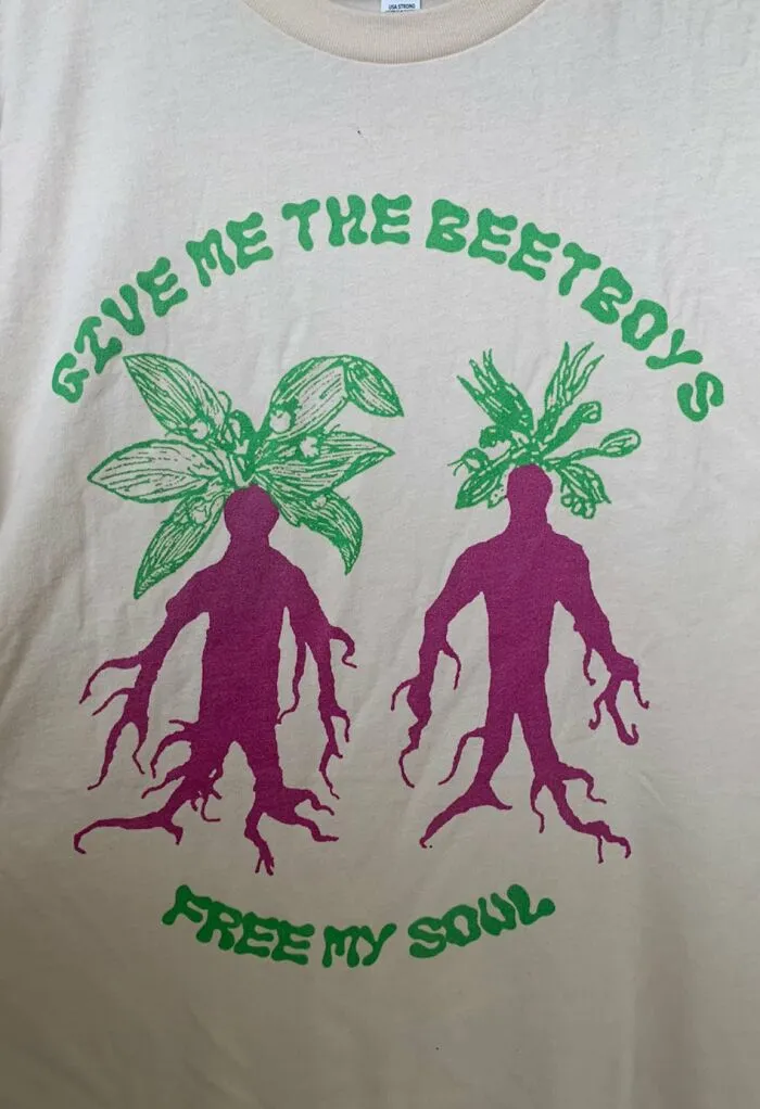 30 Weird, Disturbing, And Downright Cursed Shirts People Actually Wear, As Shared By These Twitter Accounts
