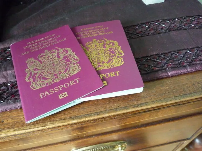 A Cashier Thought Her Husband Was Her Father And Wouldn't Accept His ID