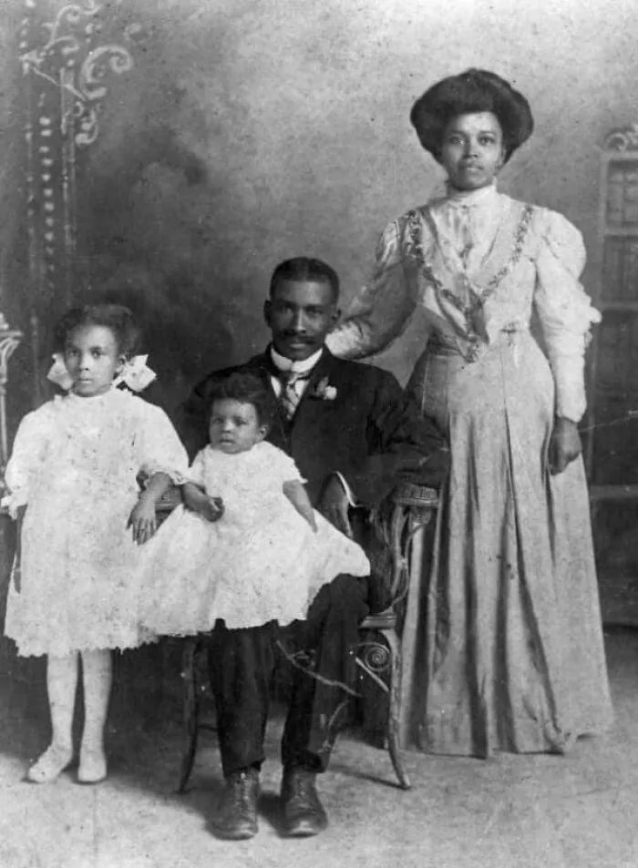 50 Important Historical Photos That Might Change Your Perspective On Things, As Shared By This Facebook Page