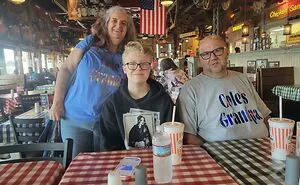 50 Family Members Showing Just How Much They Love And Support Their LGBTQ+ Kids And Grandkids (New Pics)