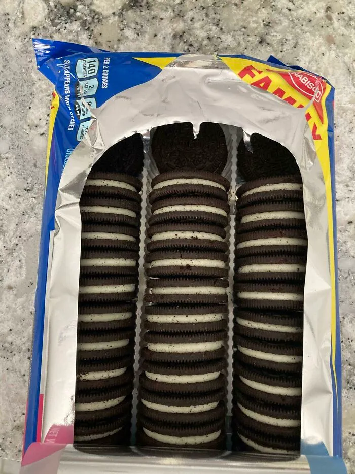 Oreos enviadas con tres galletas boca abajo