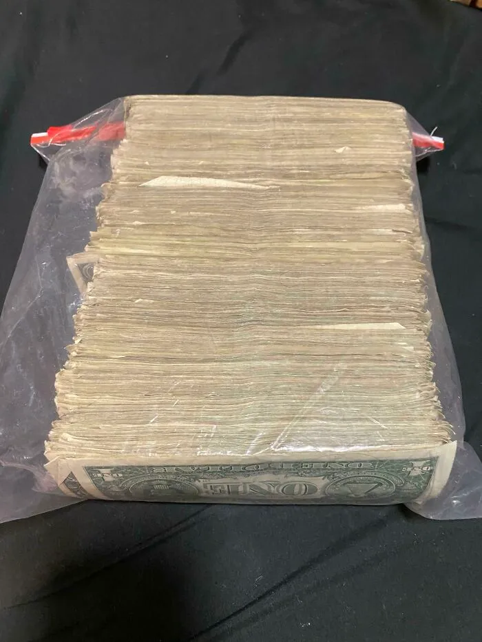 Every $1 Bill I’ve Collected From Tips Over 2 Years (Roughly 1600)