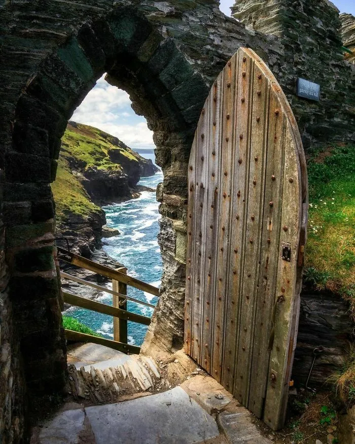 The Enchanted Door Is Connected To New Places Whenever It Is Opened. The Result This Time Is A Success