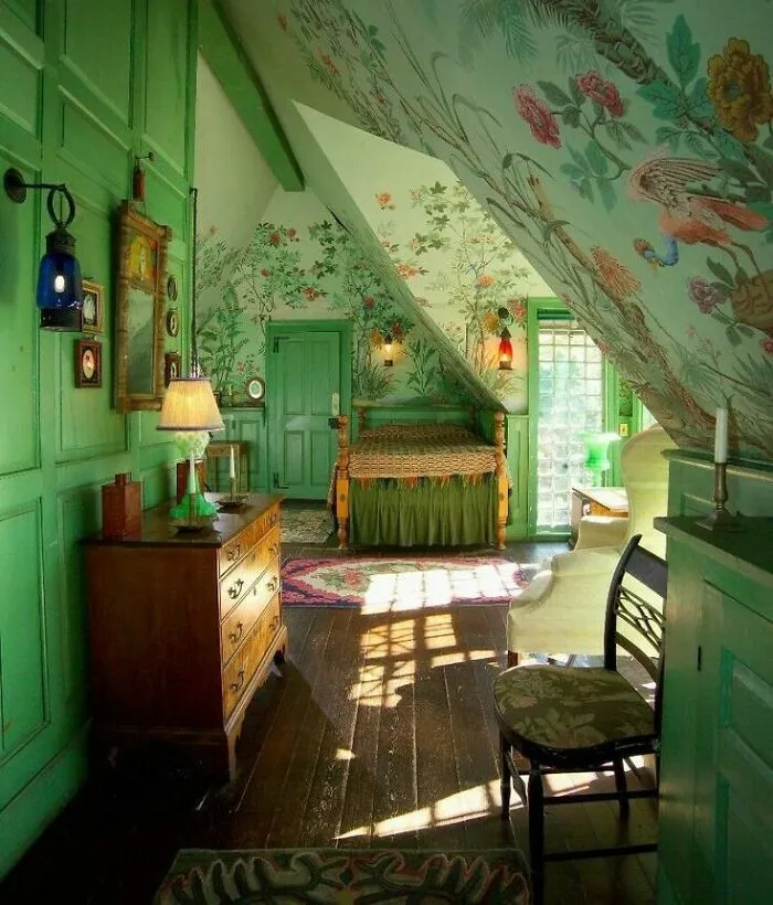 The Faery Had To Move To The City, But She Brought Her Magic Into The New Place