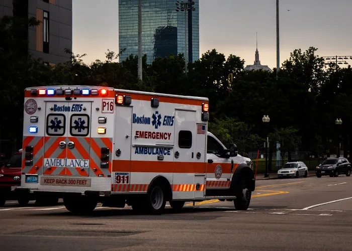 911 Operators Share The Funny And Wild Calls They Couldn't Take With A Straight Face