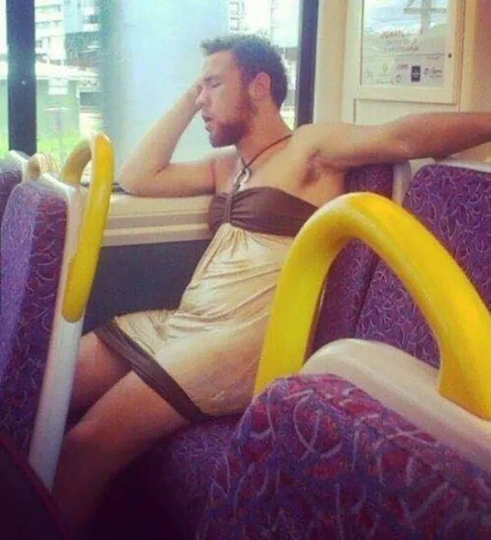 22 Imágenes del metro británico demostrando que allí nada es normal