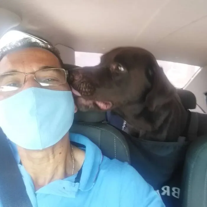 40 Selfies que este hombre se hizo con los pasajeros de su "taxi de mascotas"