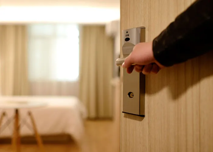 30 Unbelievably Strange Encounters With Random Strangers That These People Just Can't Forget About