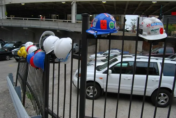20 Personas comparten reglas estúpidas que tienen en el trabajo gracias a algún compañero idiota