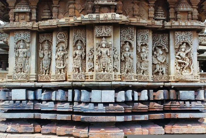 Intricate Ancient Masterpieces That You Can Only Appreciate When You Zoom In (30 Pics)