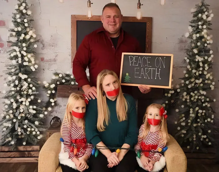 Ah Yes, Misogynistic Christmas Cards For All!