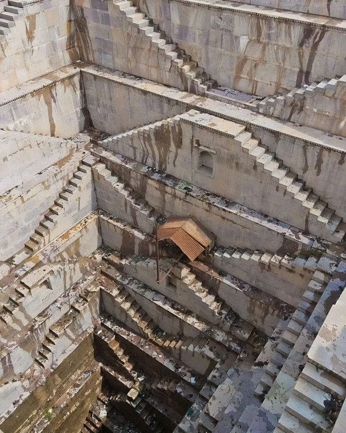 Un pozo con escaleras situado en Rajastán, India
