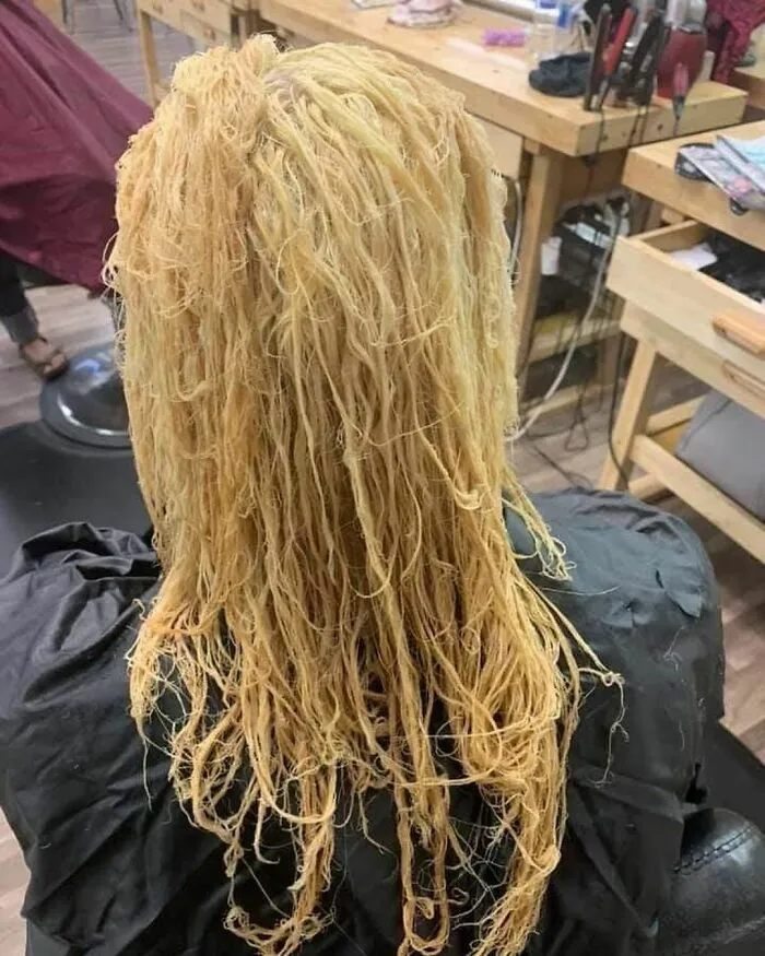 47 Trágicos accidentes al cortarse el pelo (nuevas fotos)