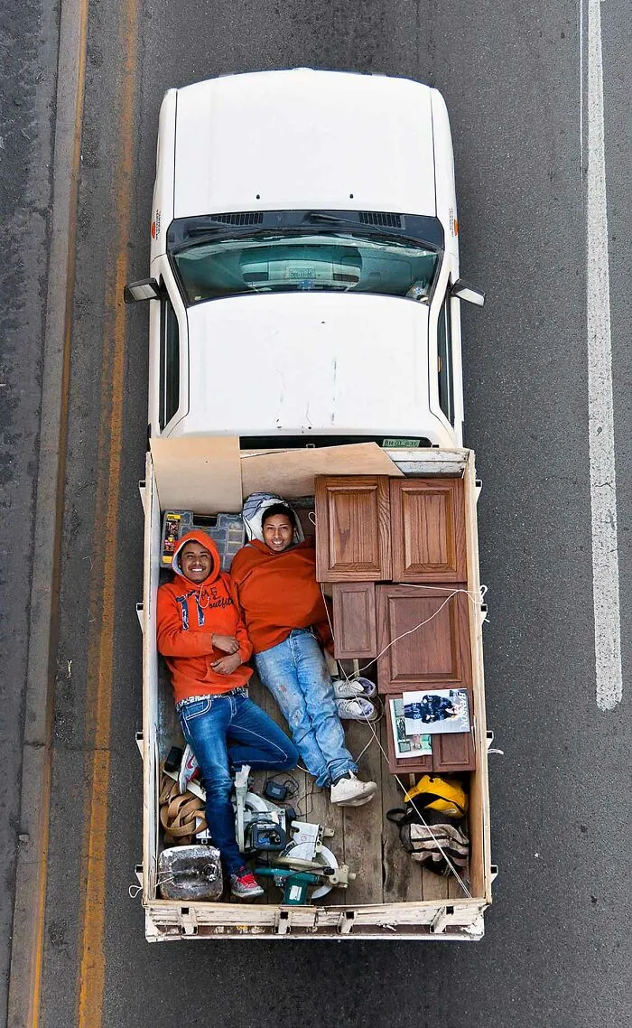 Este fotógrafo toma imágenes aéreas de los trabajadores que se desplazan diariamente por México en su serie "Carpoolers" (30 Fotos)