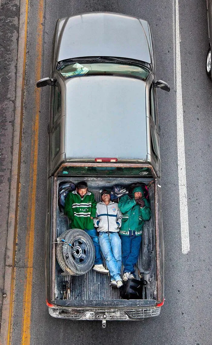 Photographer Takes Aerial Photos Of Daily Commuters Around Mexico In His Series “Carpoolers” (30 Pics)
