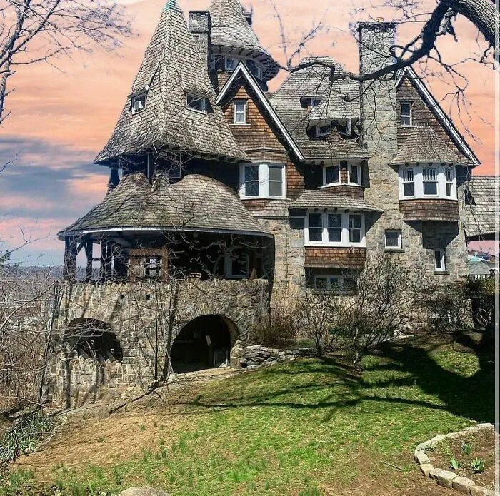 This Instagram Page With 494K Followers Collects 'Historical Homes Of America', Here Are 40 Of The Prettiest Ones
