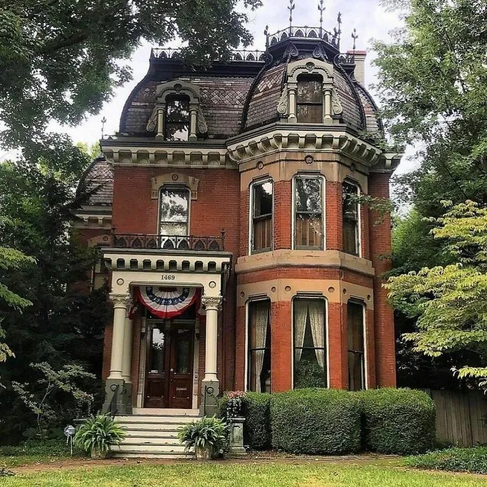 This Instagram Page With 494K Followers Collects 'Historical Homes Of America', Here Are 40 Of The Prettiest Ones