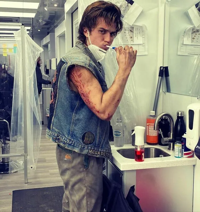 Steve/Joe Keery Making Sure His Breath Is Fresh For The Upside Down