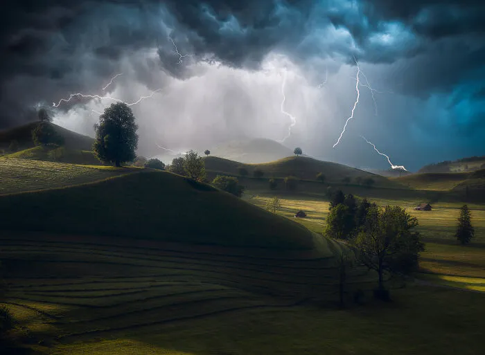 Unveiling The Beauty Of Day And Night Skies: 16 Photographs That I Took