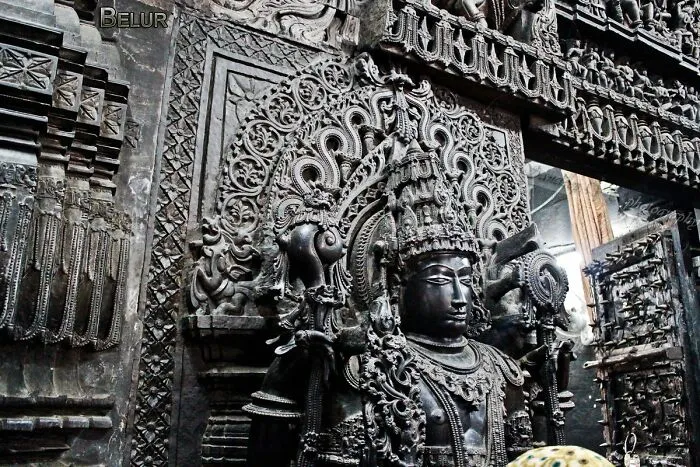 Intricate Ancient Masterpieces That You Can Only Appreciate When You Zoom In (30 Pics)