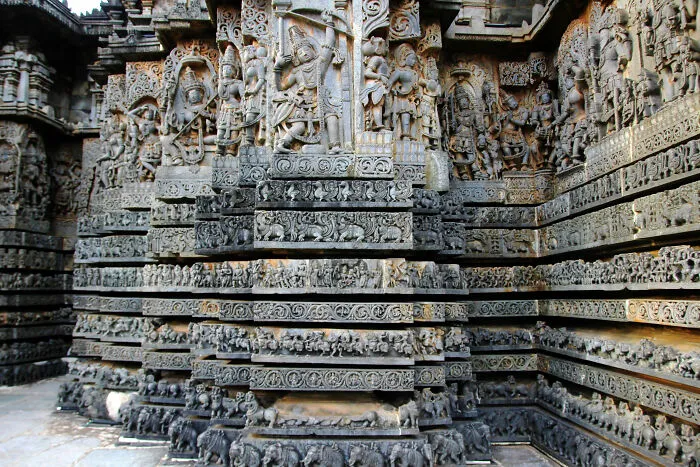 Intricate Ancient Masterpieces That You Can Only Appreciate When You Zoom In (30 Pics)
