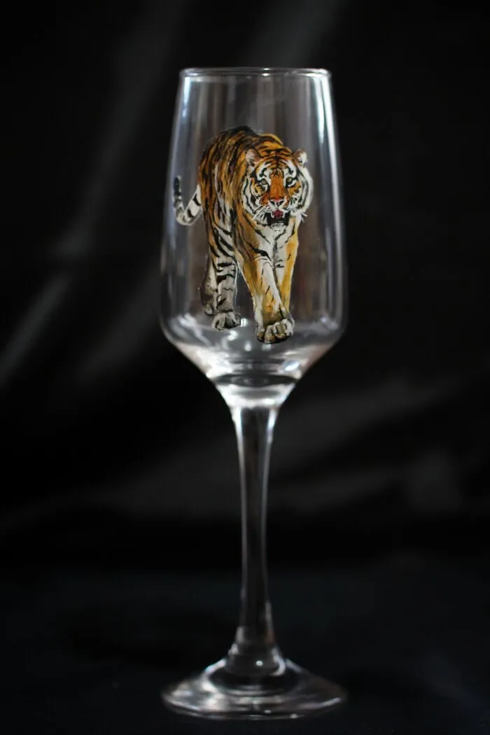 I Used Glasses For Painting Realistic Animals And Here Are 19 Photos Of Them (New Pics)