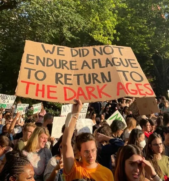 50 Of The Most Important Reactions People Posted In Response To US Supreme Court Overturning Roe Vs. Wade