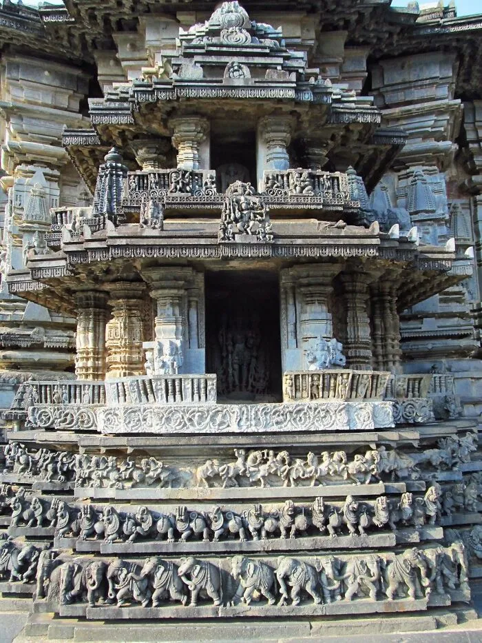Intricate Ancient Masterpieces That You Can Only Appreciate When You Zoom In (30 Pics)