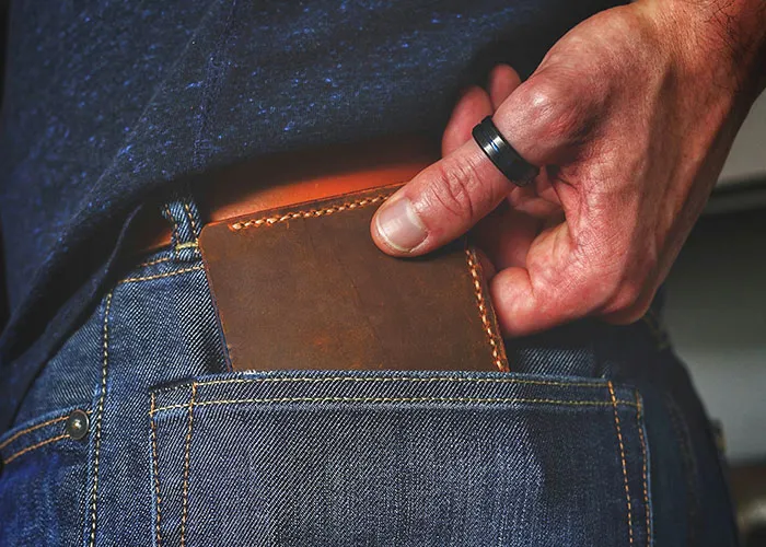 29 Changes In Clothing Fashion That Made Stealing Easier Or Harder, As Shared By Former Pickpockets And Magicians Online