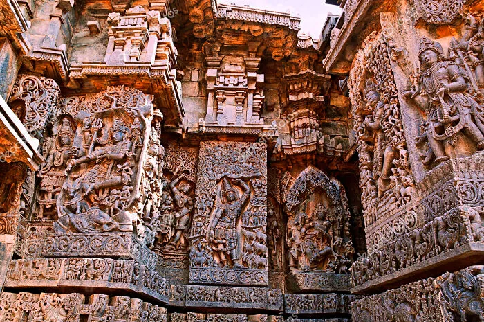 Intricate Ancient Masterpieces That You Can Only Appreciate When You Zoom In (30 Pics)
