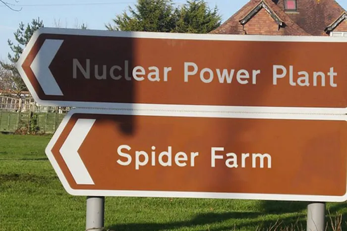 Facebook Page Shares 50 Pictures Who Are Winning The Funny Sign Game