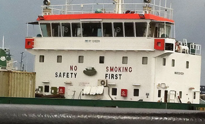 Facebook Page Shares 50 Pictures Who Are Winning The Funny Sign Game