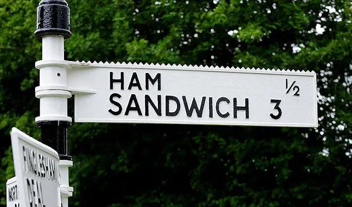 Facebook Page Shares 50 Pictures Who Are Winning The Funny Sign Game