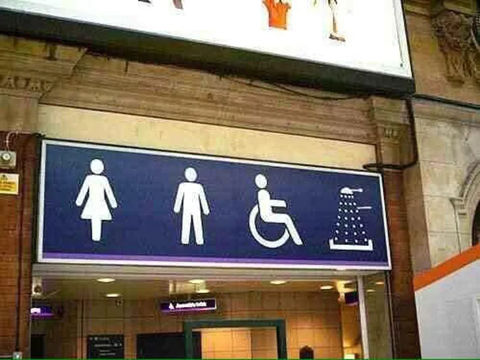Facebook Page Shares 50 Pictures Who Are Winning The Funny Sign Game