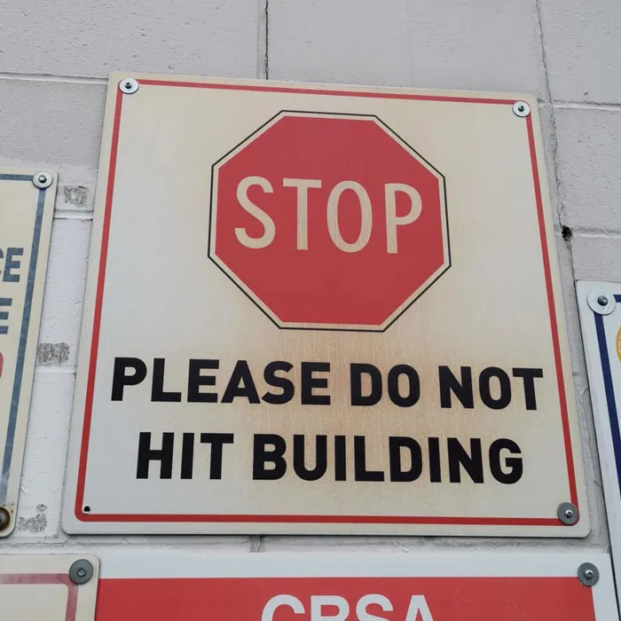 Facebook Page Shares 50 Pictures Who Are Winning The Funny Sign Game