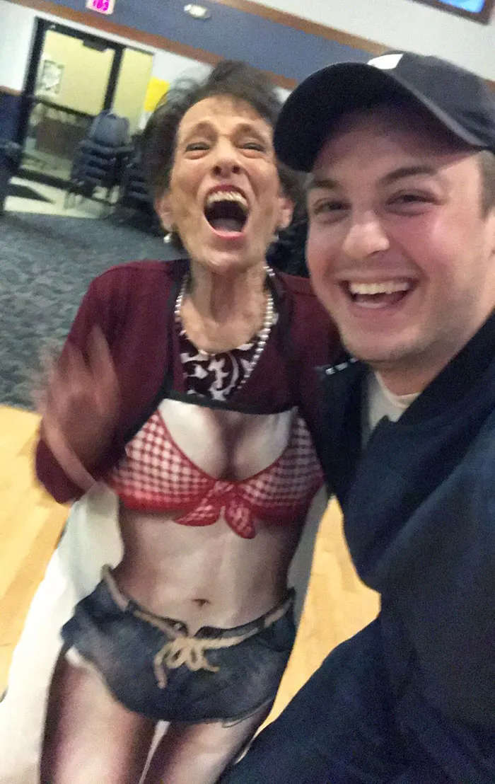I Got My Grandma A New Apron For Her 90th Birthday. This Is The Moment She Realized What Was On It