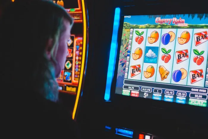 30 Ex-Millionaires Share What They Did To Lose Their Money