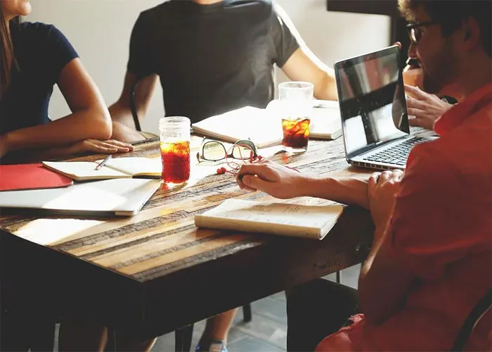 30 Personas hablan del momento en el que se arrepintieron de su plan original de ser amables y trabajar duro